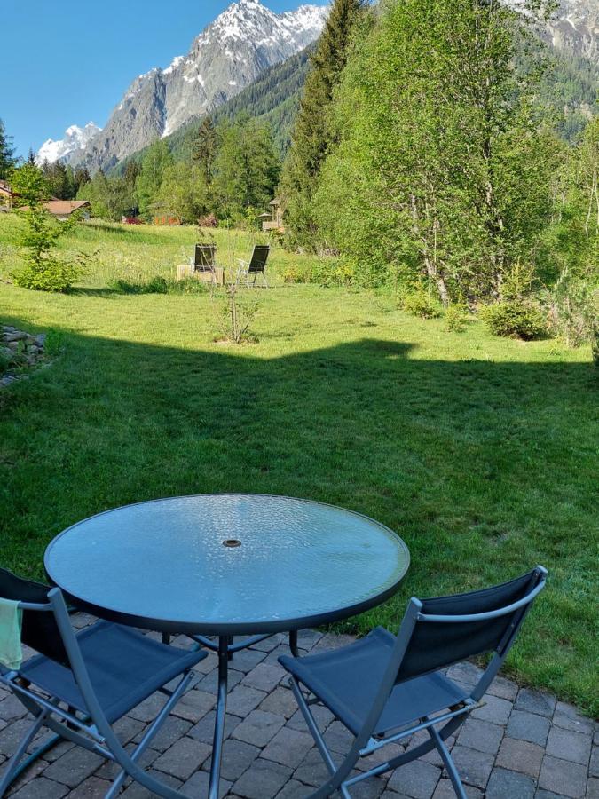 Апартаменты Chez Pierre Praz-de-Fort Экстерьер фото